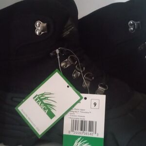 Itasca Black Winter Boots